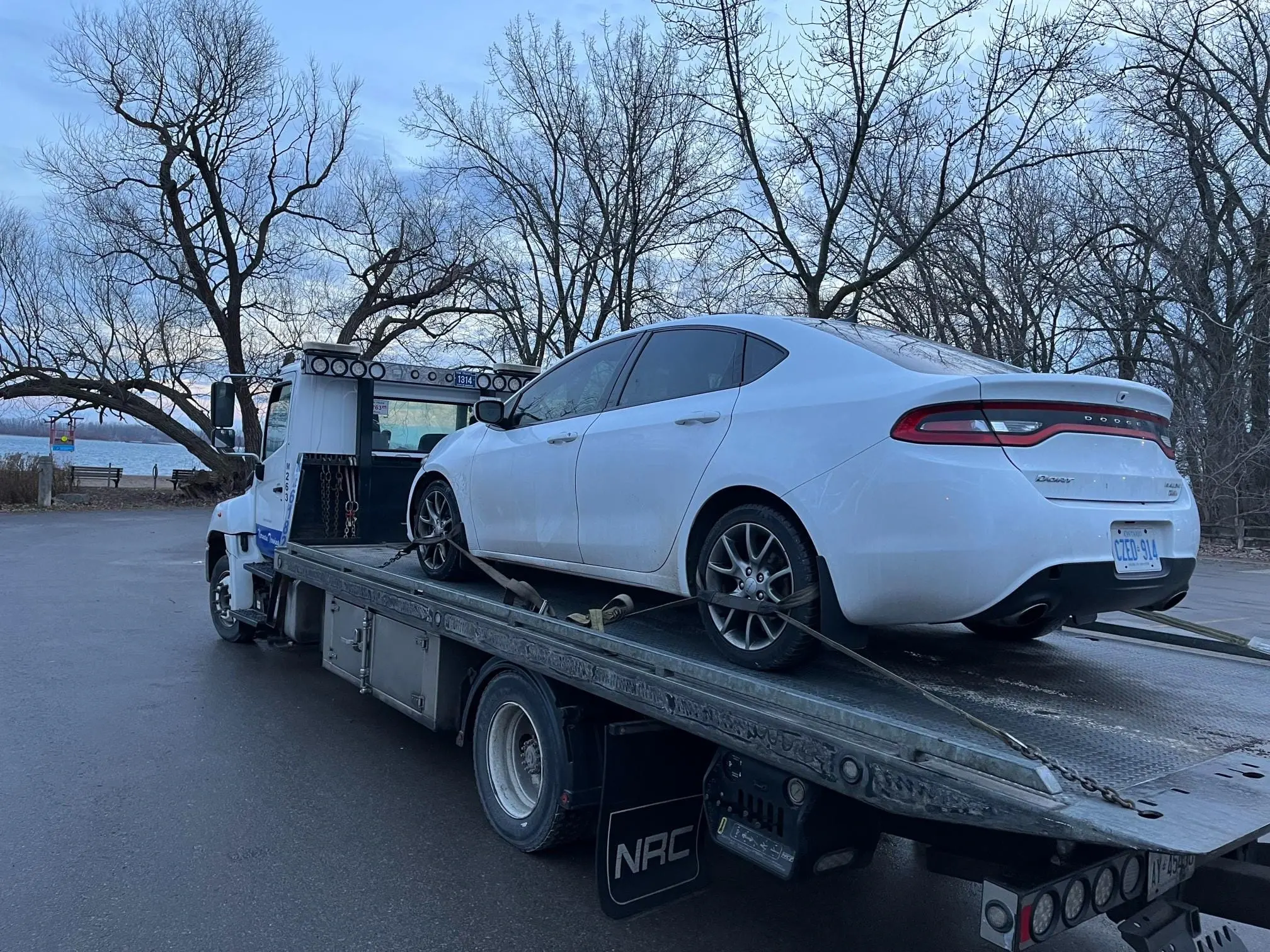 Emergency Towing in Aurora When You’re Alone Now